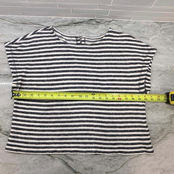 Alice + Olivia Black/White Striped Crop Top Short Sleeve Boat Neck SZ M - Picture 3 of 8